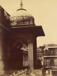 Unbekanntes Gebäude mit Balkon, Delhi